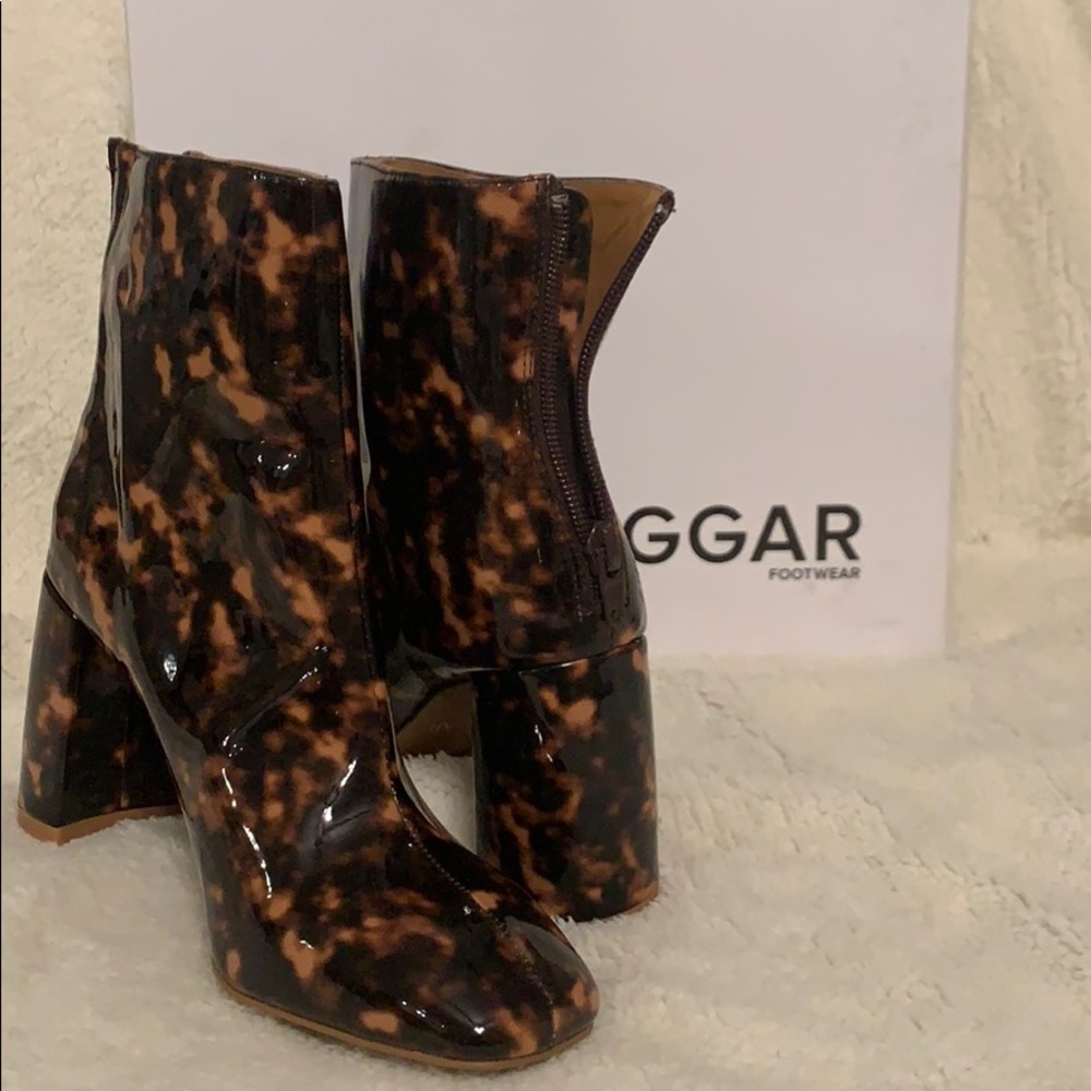 JAGGAR
Gloss Booties - Picture 14 of 14